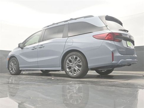 Used 2025 Honda Odyssey Touring image 29