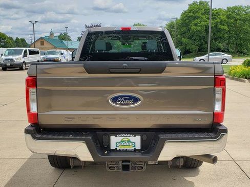 Used 2019 Ford F250 XL w/ Power Equipment Group RWD image 4