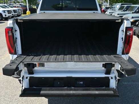 Used 2024 GMC Sierra 2500 Denali Ultimate AWD/4WD image 35