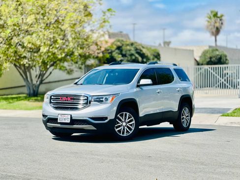 Used 2018 GMC Acadia SLE FWD image 1