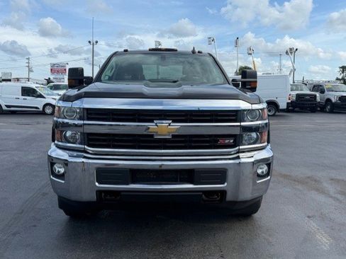 Used 2015 Chevrolet Silverado 2500 LT w/ LT Convenience Package image 3