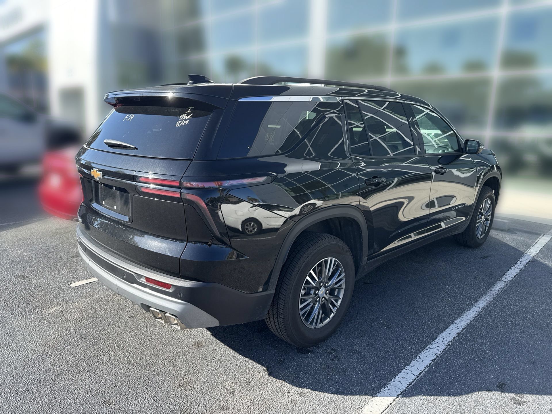 Used 2026 Chevrolet Traverse LT w/ Driver Confidence Package FWD image 4