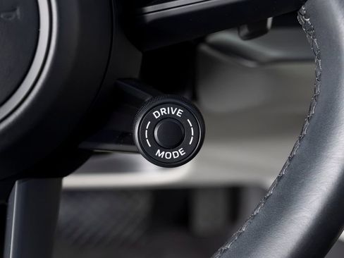 Certified 2024 Porsche Cayenne Coupe AWD/4WD image 25