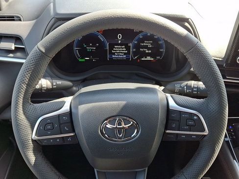 New 2026 Toyota Sienna Platinum image 14