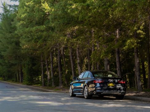 Used 2017 Audi S6 Prestige w/ S6 Sport Package image 39