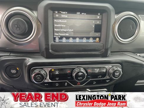 Used 2020 Jeep Wrangler Unlimited Sahara image 20