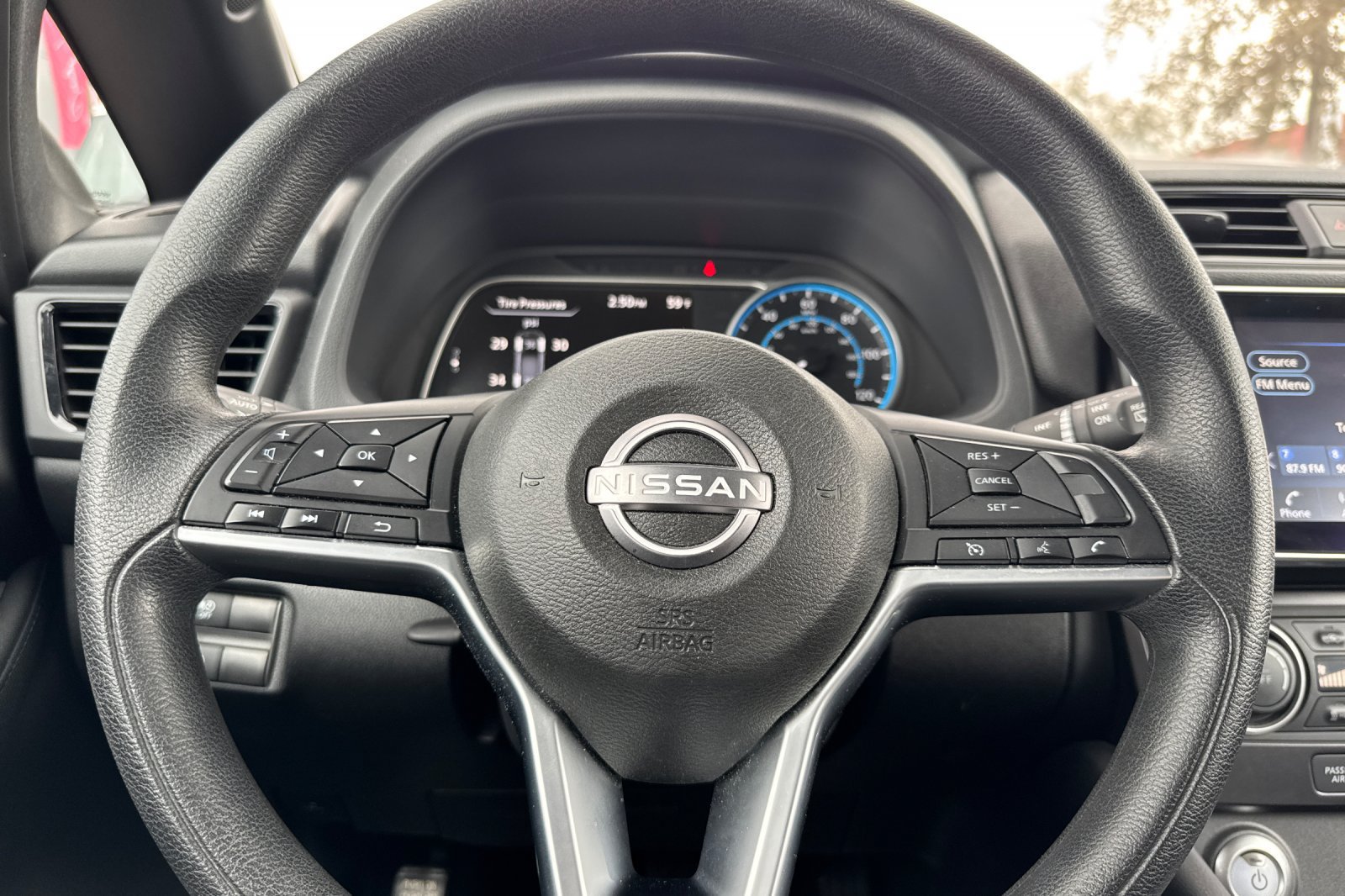 Used 2025 Nissan Leaf S FWD image 36
