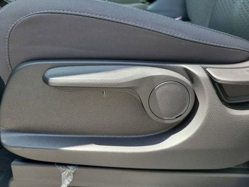 New 2026 Kia Carnival LX FWD image 13
