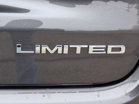 Used 2022 Jeep Compass Limited image 31