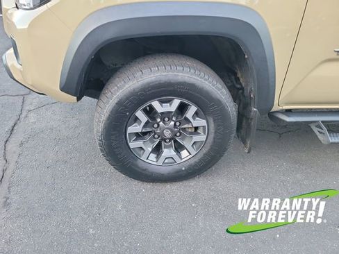 Used 2017 Toyota Tacoma TRD Off-Road image 19