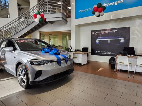 New 2024 Volkswagen Taos SE image 28