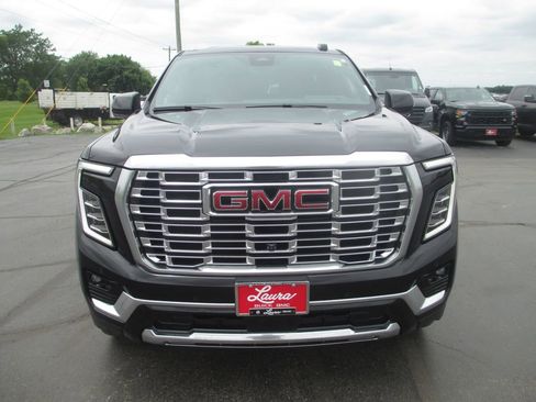 Used 2025 GMC Yukon Denali w/ Denali Reserve Package AWD/4WD image 13