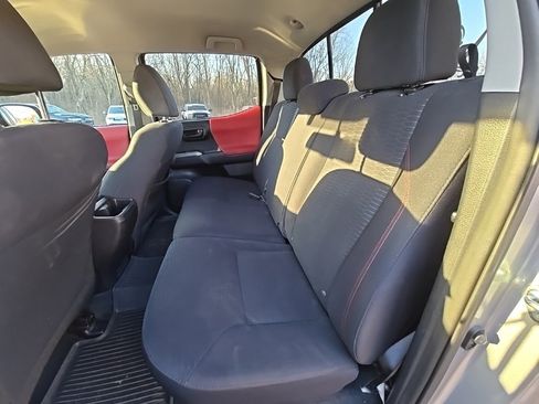 Used 2017 Toyota Tacoma SR5 image 17