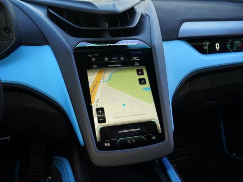 Used 2025 Lamborghini Revuelto image 28