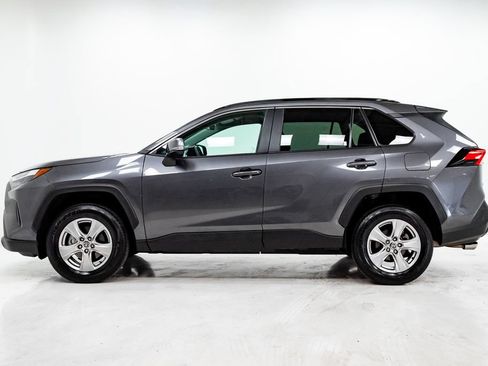 Used 2025 Toyota RAV4 XLE AWD/4WD image 24