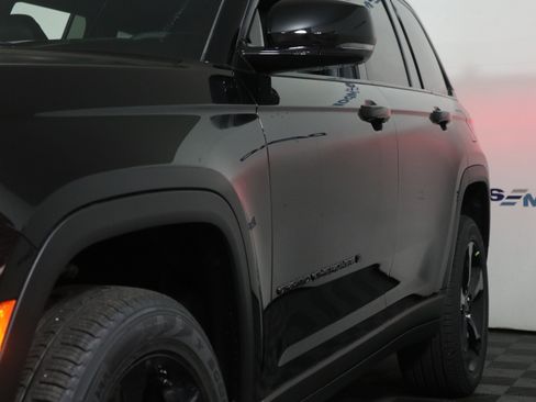 New 2026 Jeep Grand Cherokee Limited AWD/4WD image 11