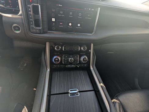 Used 2022 GMC Yukon XL Denali AWD/4WD image 17