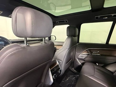 Used 2025 Land Rover Range Rover SE AWD/4WD image 24