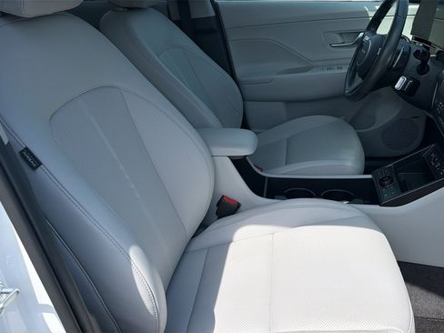 Used 2024 Hyundai Kona Limited AWD/4WD image 26