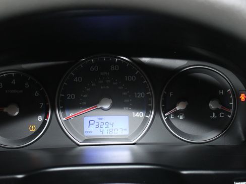 Used 2012 Hyundai Santa Fe GLS FWD image 11