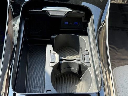 Used 2025 Mercedes-Benz C 300 Sedan image 32