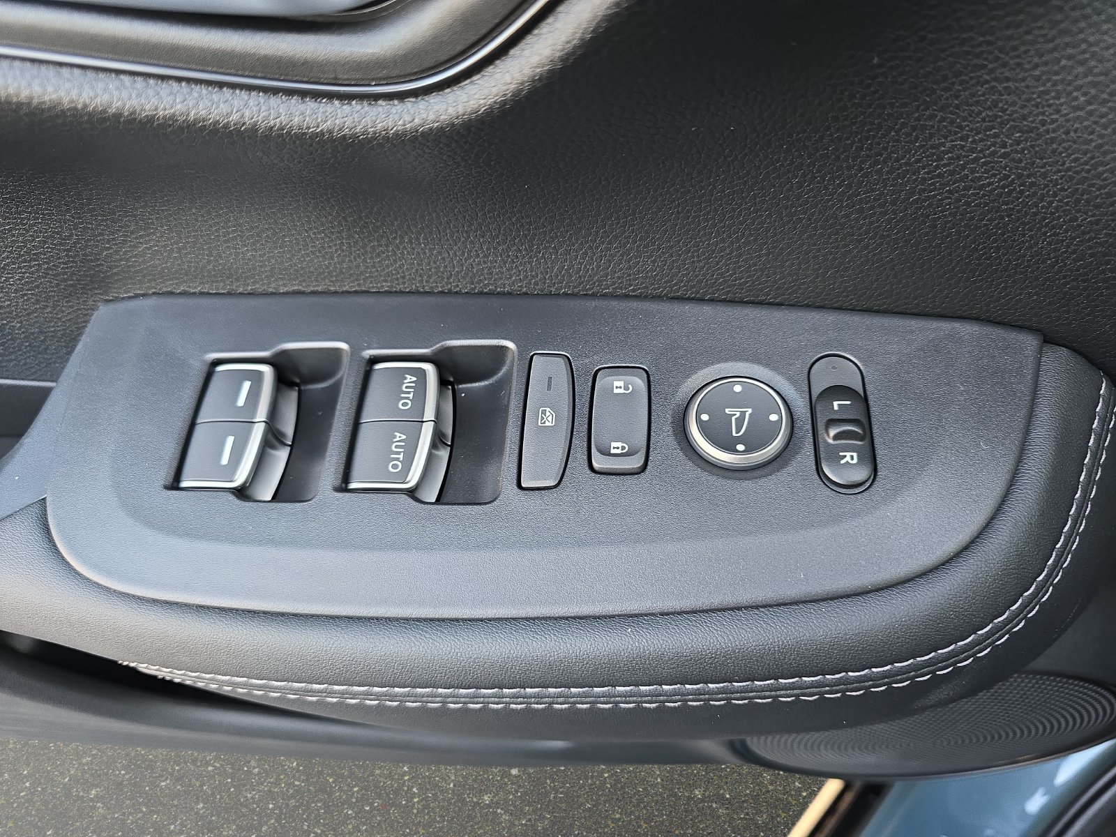 New 2027 Honda HR-V EX-L image 25