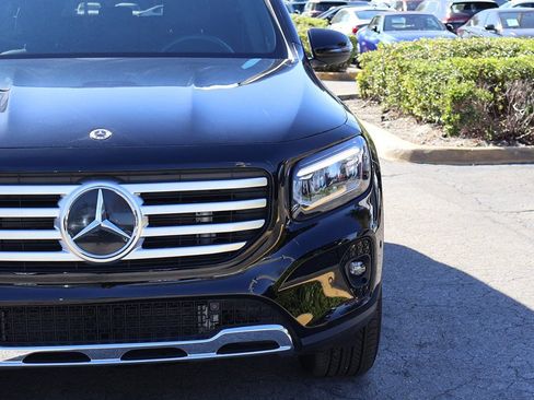 Used 2025 Mercedes-Benz GLB 250 w/ Driver Assistance Package image 14