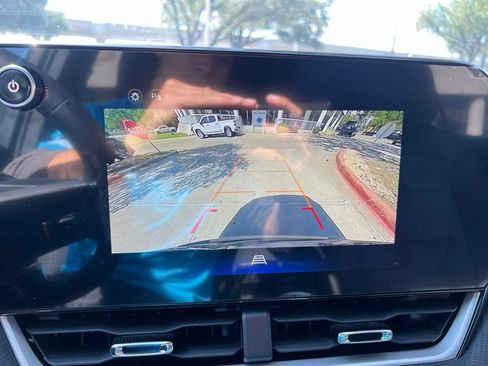 Used 2026 Chevrolet Equinox LT FWD image 18