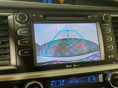 Used 2014 Toyota Highlander XLE image 13