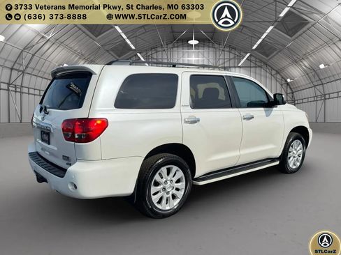Used 2014 Toyota Sequoia Platinum AWD/4WD image 3