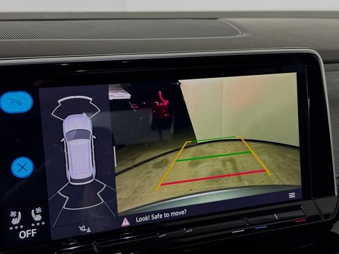 Used 2024 Volkswagen Atlas Cross Sport SE image 13