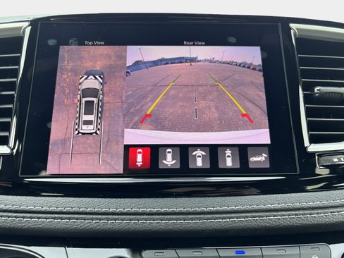New 2025 Chrysler Pacifica Select FWD image 16
