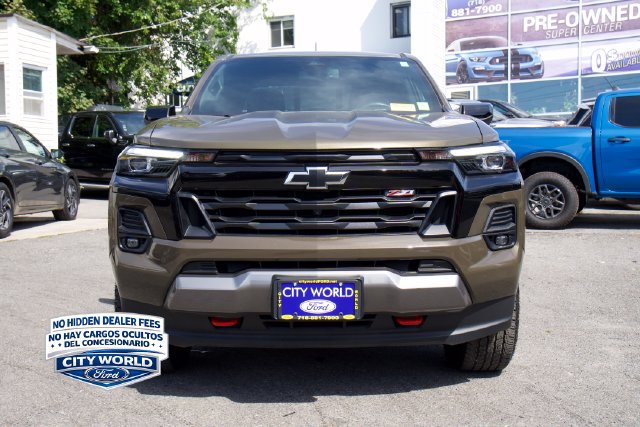 Used 2024 Chevrolet Colorado Z71 w/ Z71 Convenience Package 2 AWD/4WD image 2