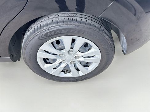 Used 2024 Kia Soul LX FWD image 35