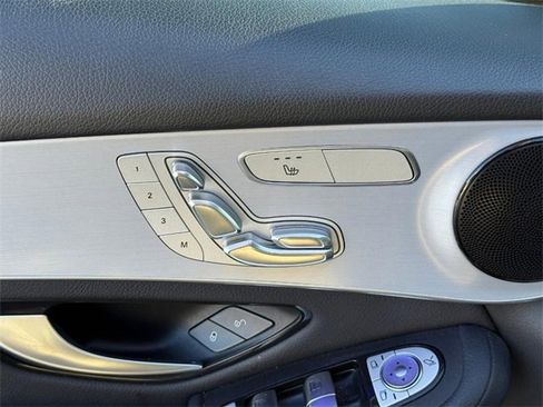 Used 2020 Mercedes-Benz GLC 300 4MATIC image 18