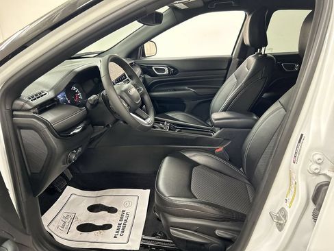 Used 2023 Jeep Compass Latitude AWD/4WD image 9