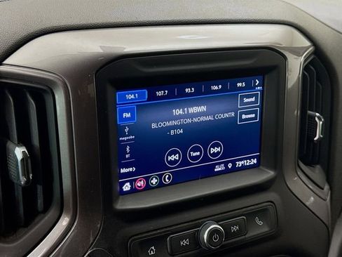 Used 2020 Chevrolet Silverado 1500 Custom w/ Custom Value Package image 16