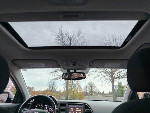 Used 2017 Hyundai Elantra Value Edition image 27