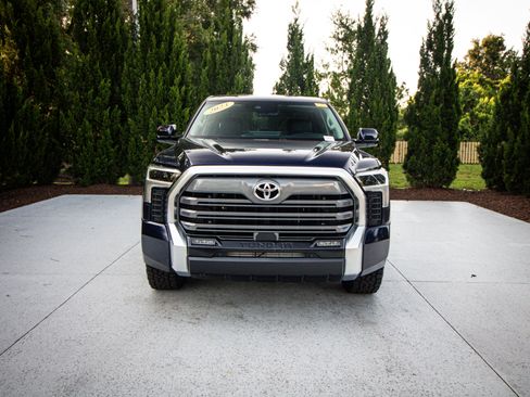 Used 2023 Toyota Tundra Limited w/ Power Package AWD/4WD image 3