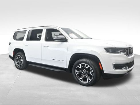 Used 2023 Jeep Wagoneer Series III w/ Preferred Equipment Group image 8