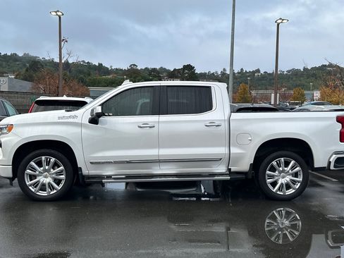 Used 2024 Chevrolet Silverado 1500 High Country w/ High Country Premium Package image 5