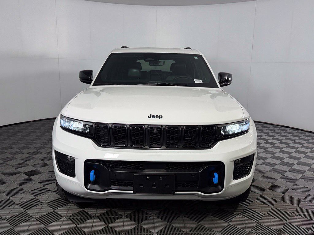 Used 2024 Jeep Grand Cherokee Limited 4xe AWD/4WD image 3