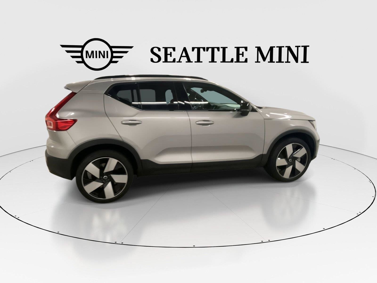 Used 2023 Volvo XC40 Recharge Ultimate w/ Protection Package Premier AWD/4WD image 12