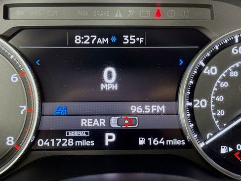 Used 2024 Mitsubishi Outlander ES image 16