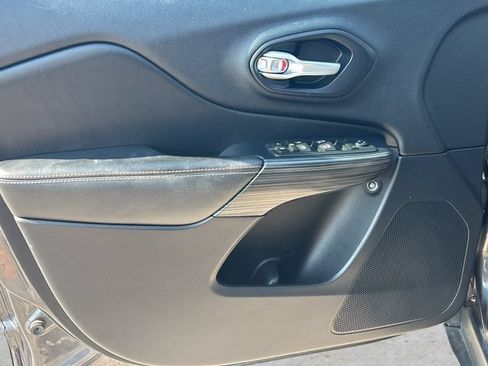 Used 2016 Jeep Cherokee 75th Anniversary FWD image 16