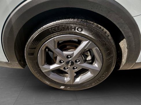 Used 2025 Kia K4 LXS image 30