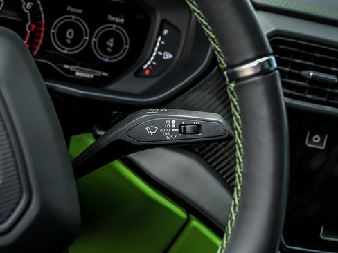 Used 2022 Lamborghini Urus AWD/4WD image 34