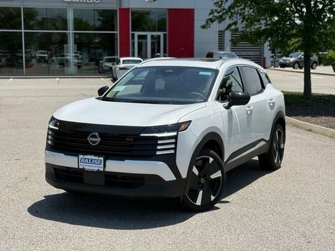 New 2026 Nissan Kicks SR AWD/4WD image 9