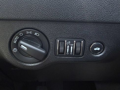 Used 2023 Dodge Charger SXT w/ Blacktop Package RWD image 18