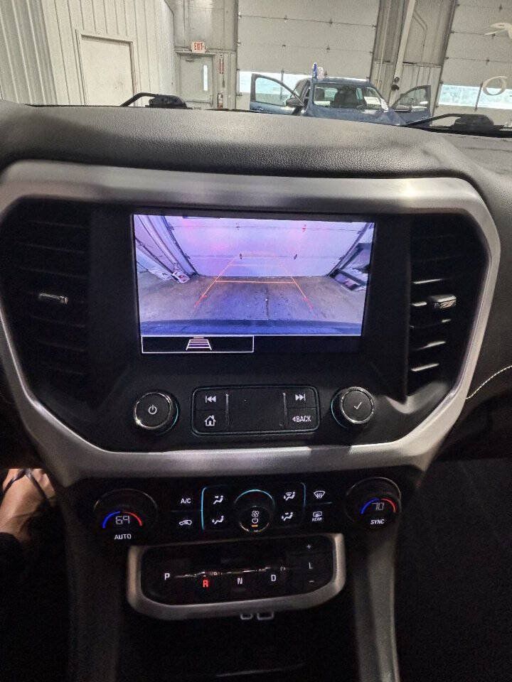 Used 2020 GMC Acadia SLE AWD/4WD image 3